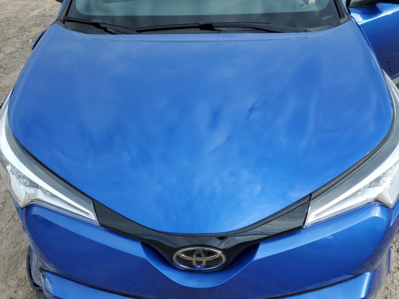 Toyota C-HR Xle Image 10