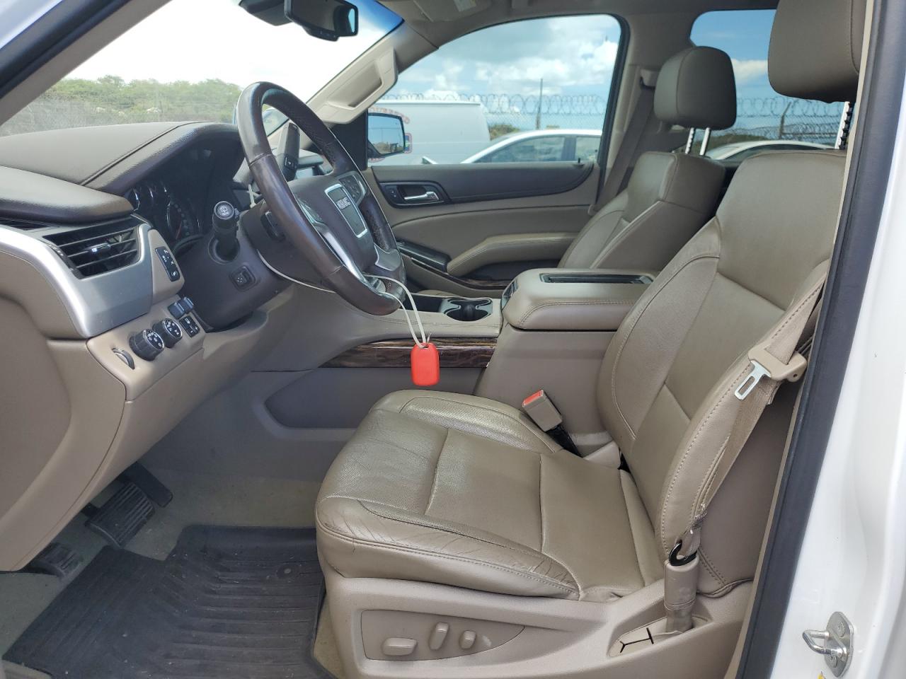 GMC Yukon Slt Image 2