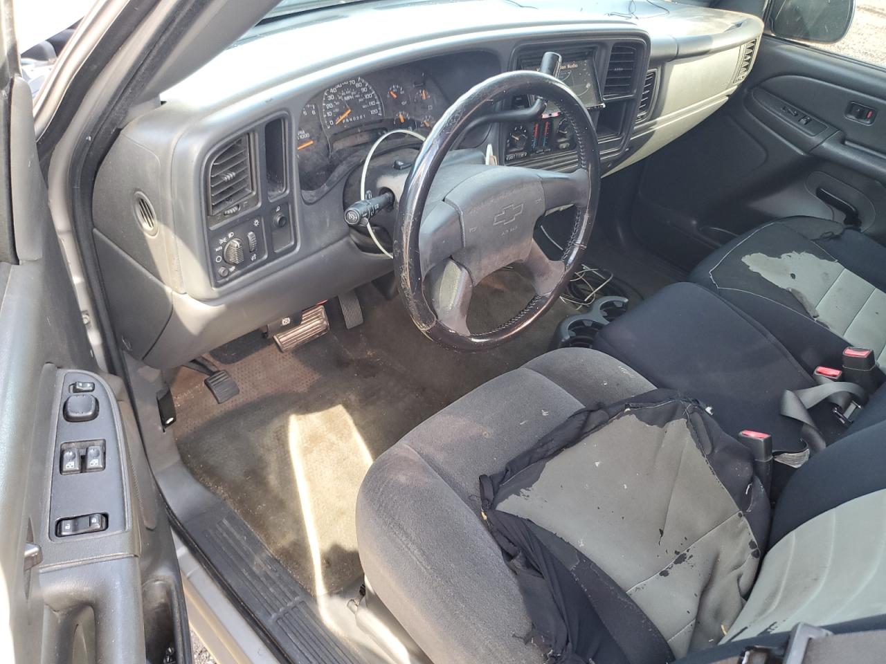 Chevrolet Silverado C1500 Image 3