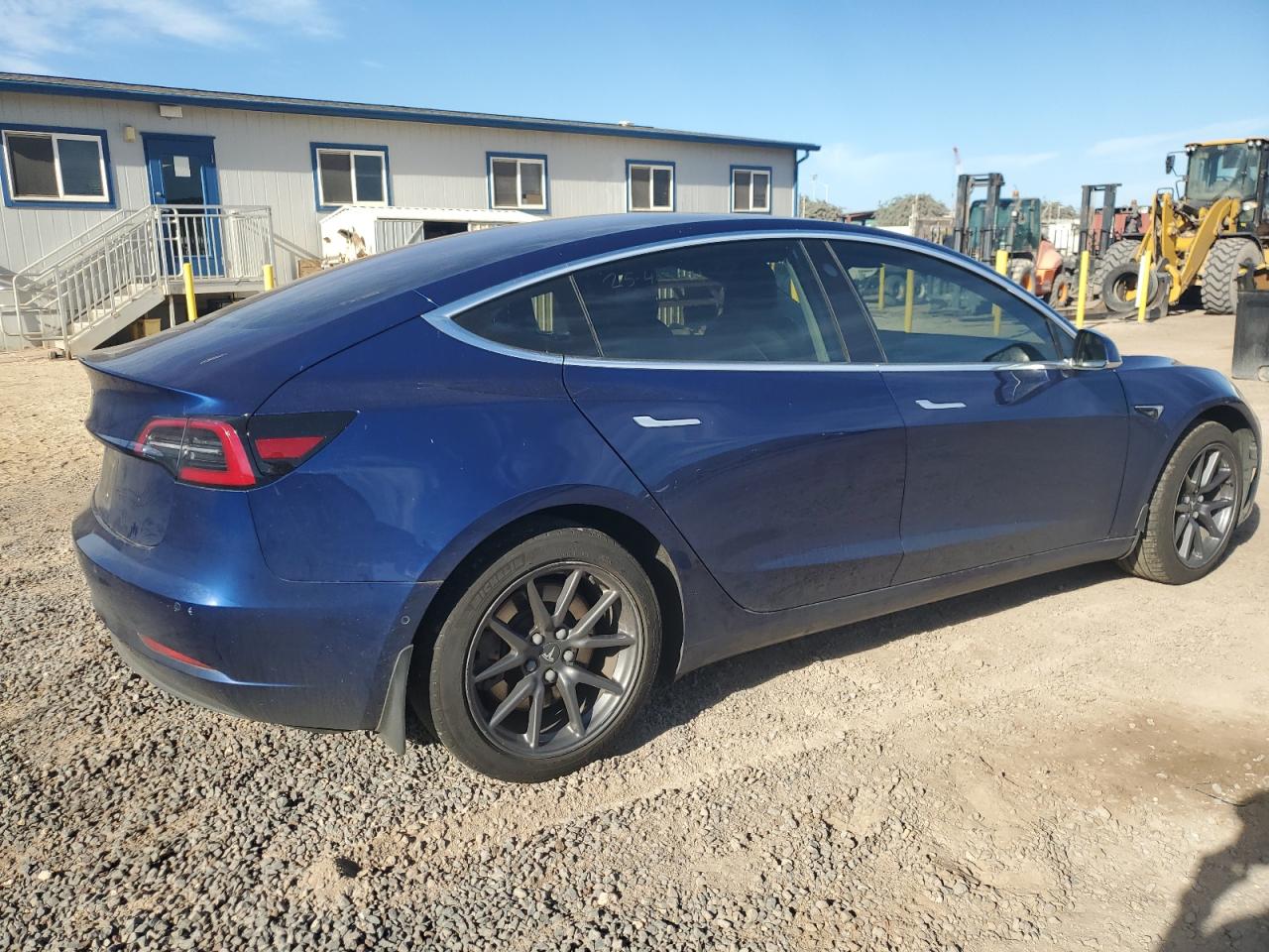 Tesla Model 3 Image 7
