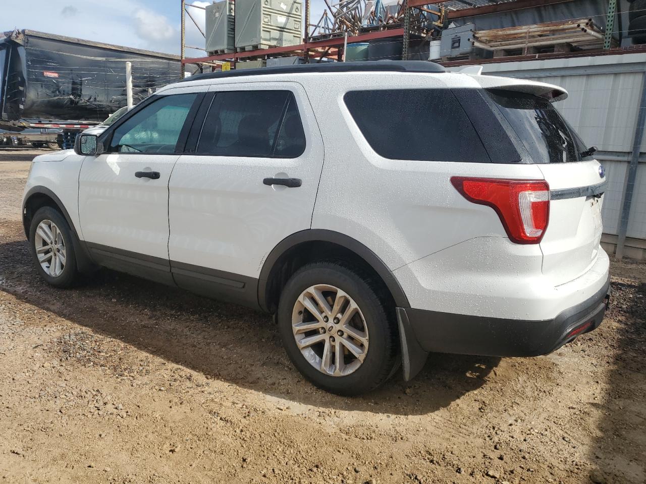 Ford Explorer Image 8
