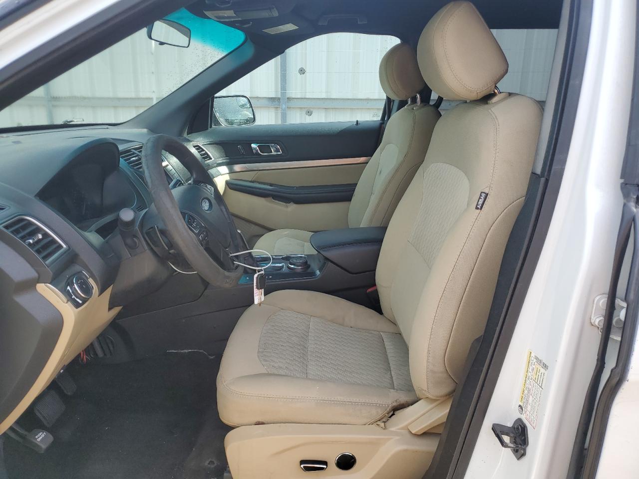 Ford Explorer Image 11