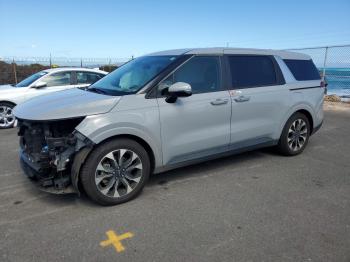  Salvage Kia Carnival