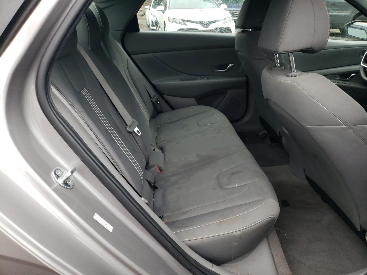 Hyundai ELANTRA Sel Image 9