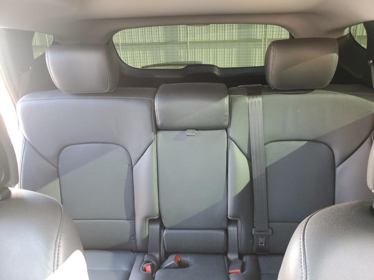 Hyundai SANTA FE Image 3