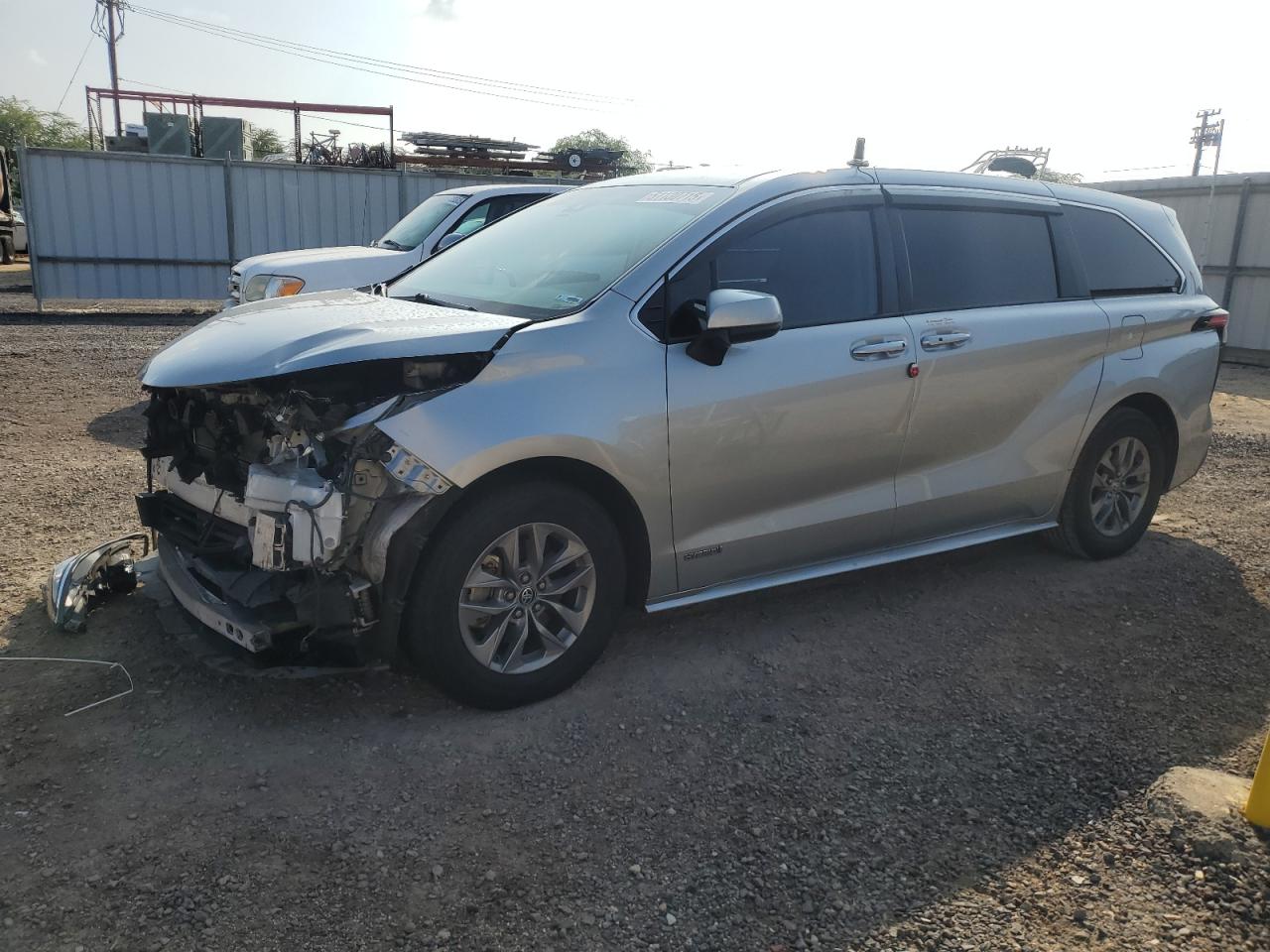 Toyota Sienna Le Image 1