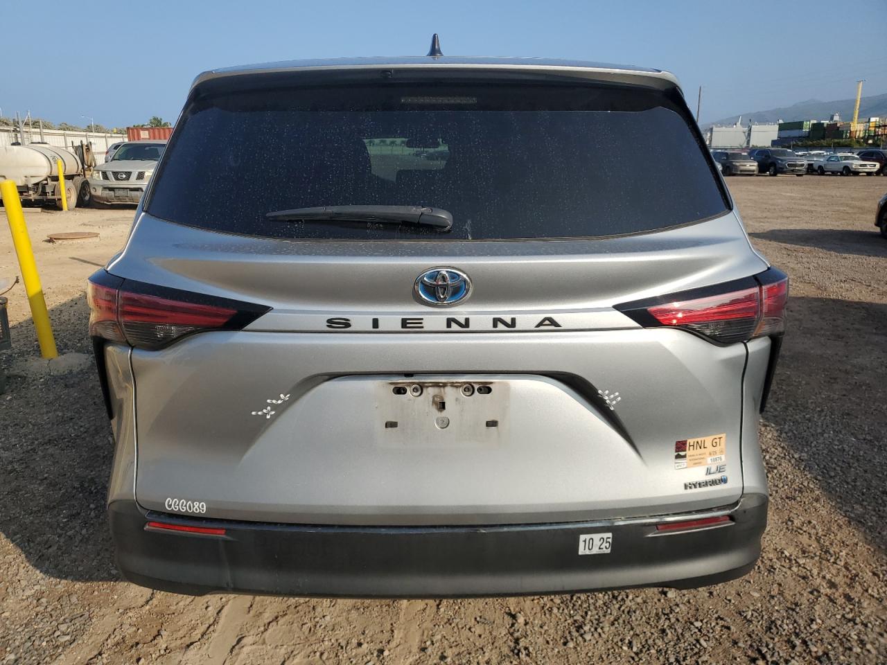 Toyota Sienna Le Image 7