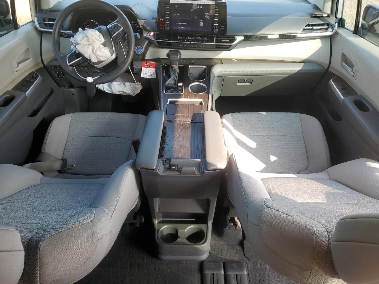 Toyota Sienna Le Image 9