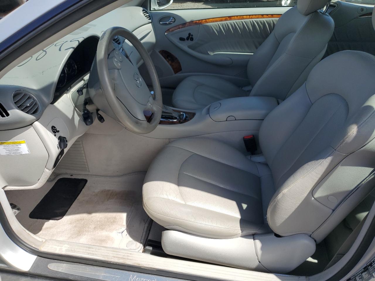 Mercedes-Benz Clk-class 320 Image 11