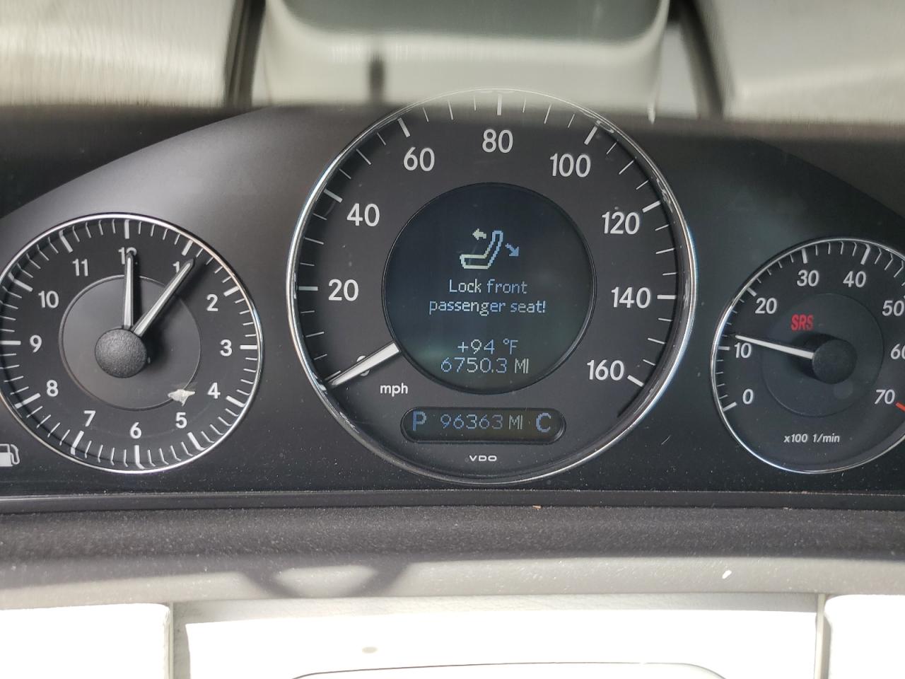 Mercedes-Benz Clk-class 320 Image 10