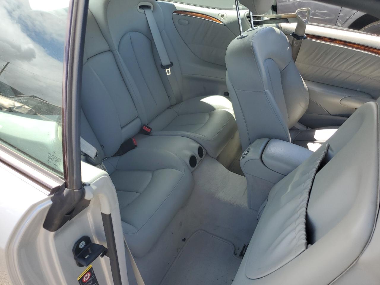 Mercedes-Benz Clk-class 320 Image 7