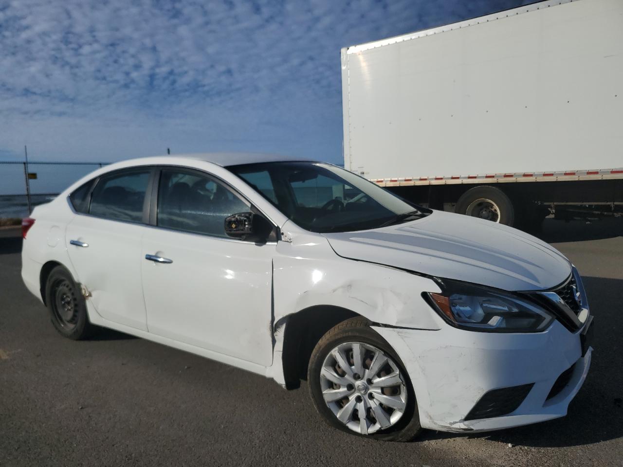 Nissan Sentra S Image 3