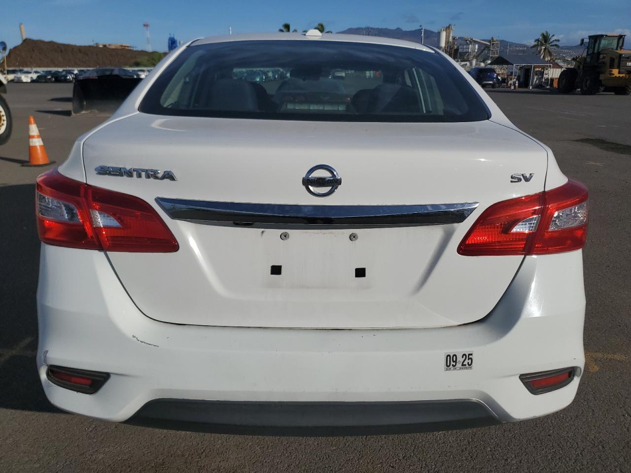 Nissan Sentra S Image 2