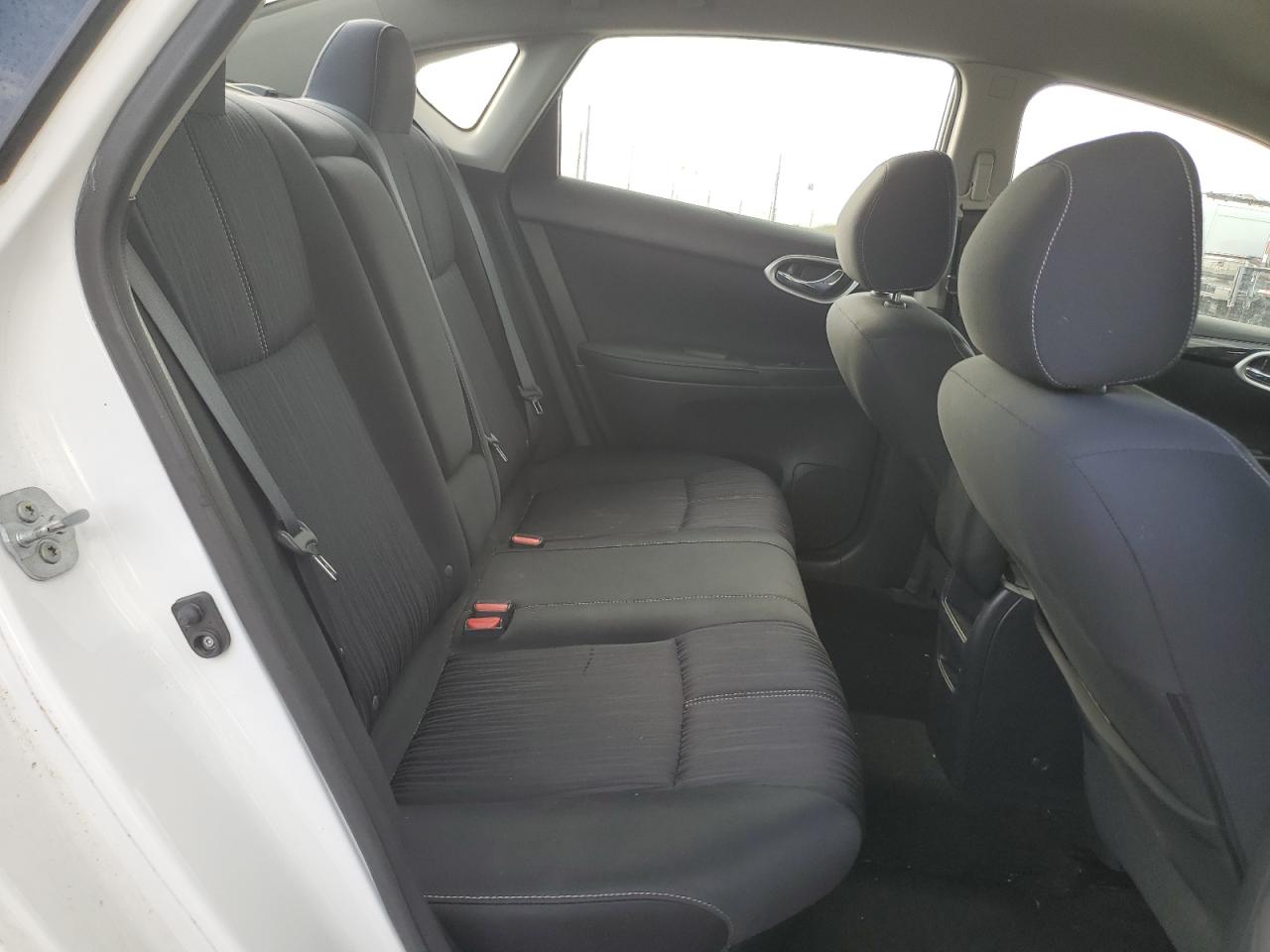 Nissan Sentra S Image 9