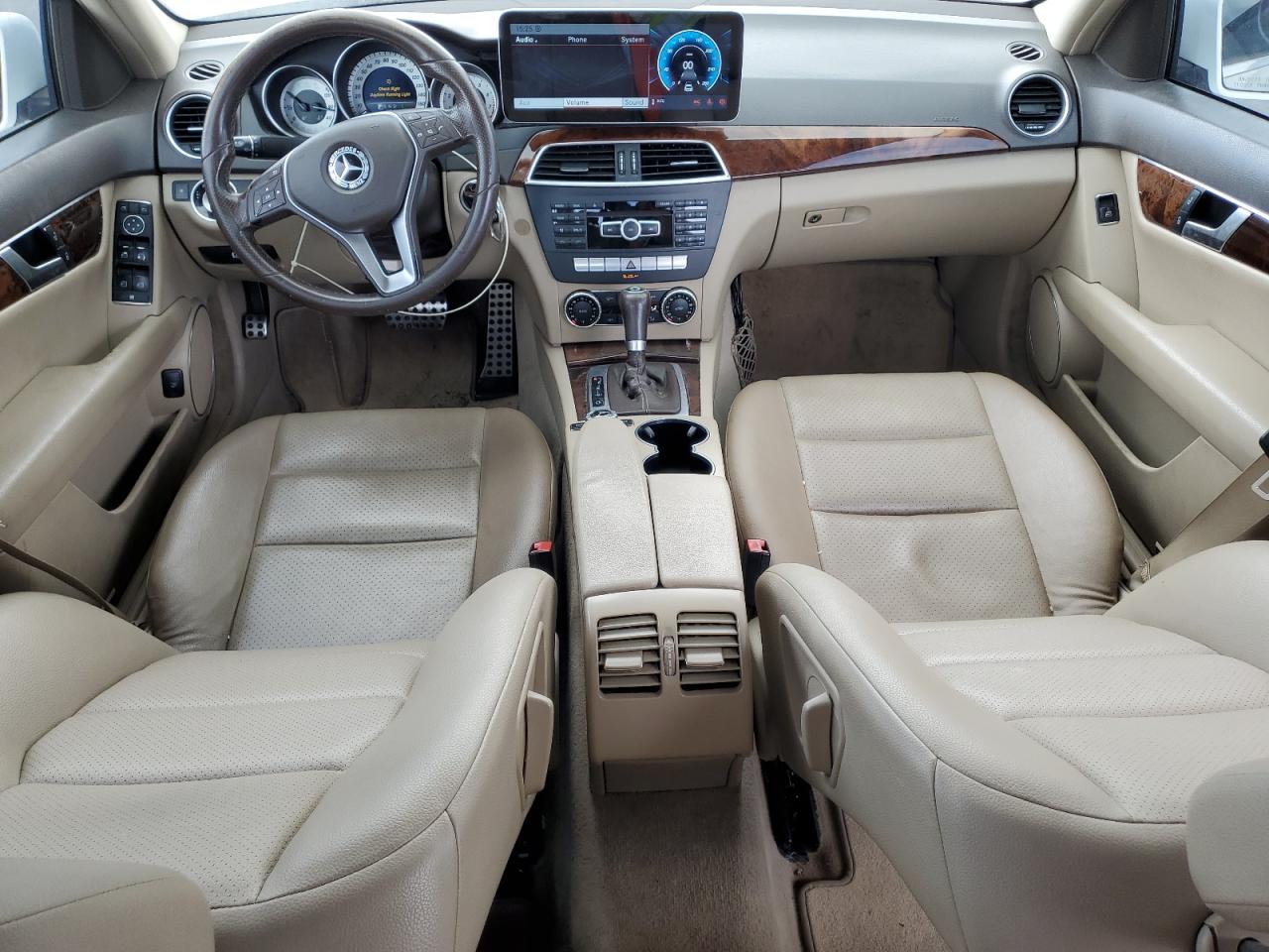 Mercedes-Benz C-Class 250 Image 5