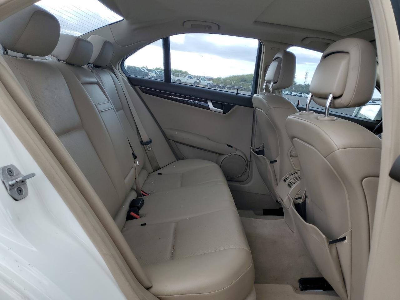 Mercedes-Benz C-Class 250 Image 10