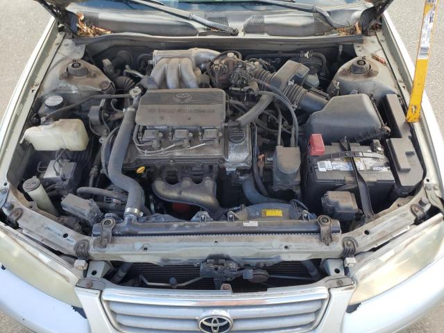 Toyota Camry Ce Image 8