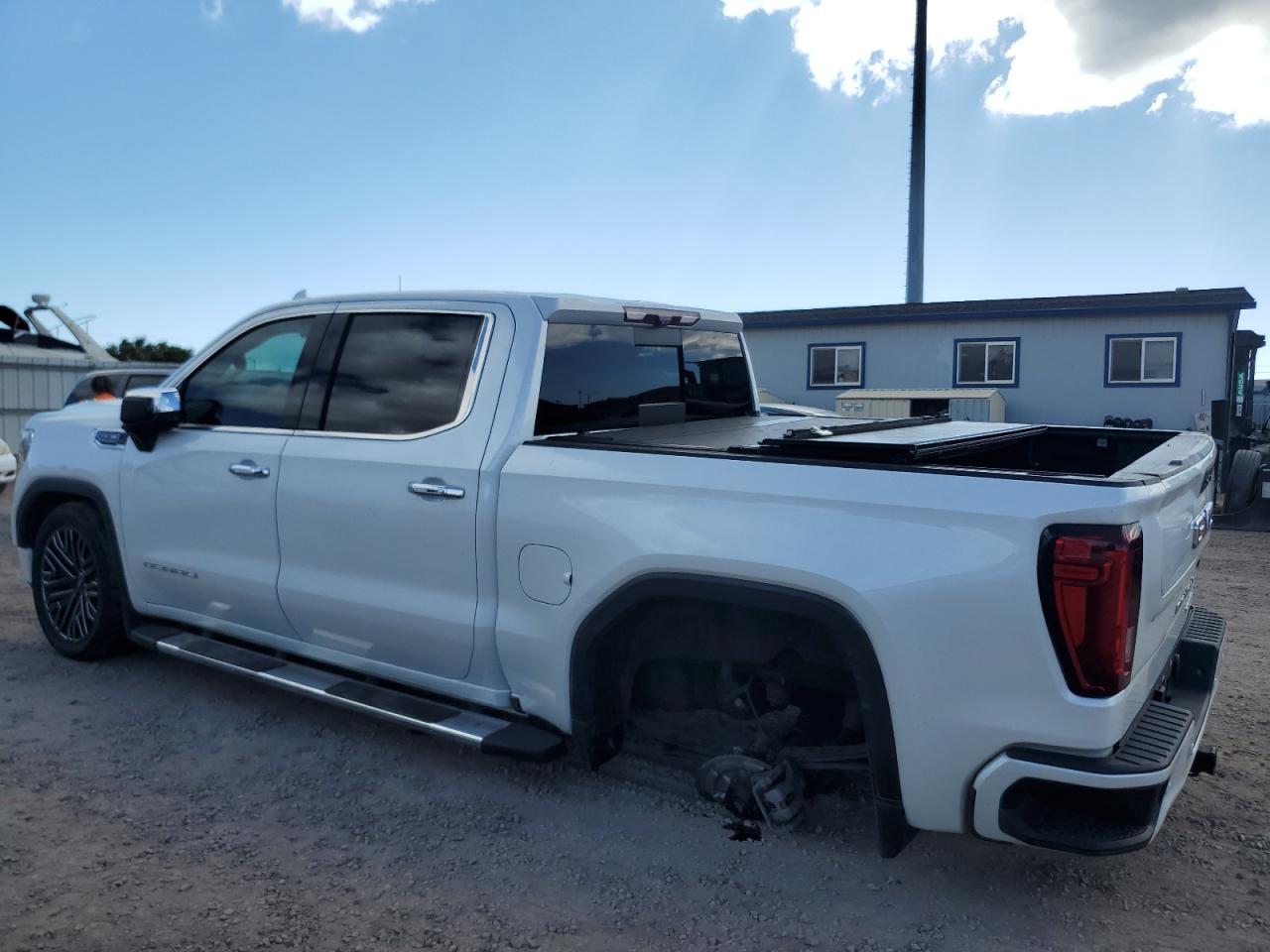 GMC Sierra C1500 Denali Image 2