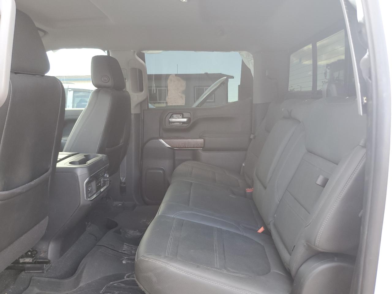 GMC Sierra C1500 Denali Image 5