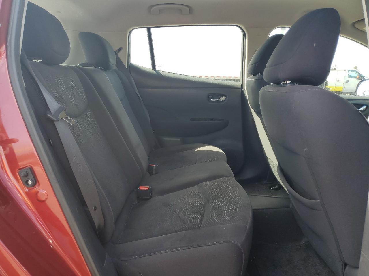 Nissan LEAF S Image 2