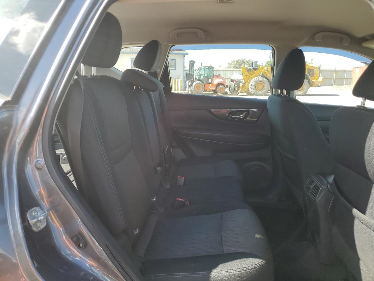 Nissan Rogue S Image 7