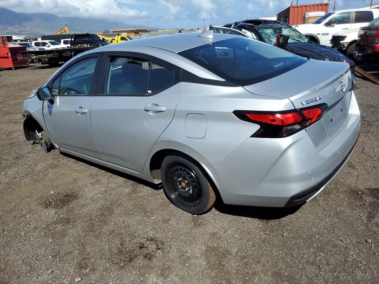 Nissan Versa Sv Image 9