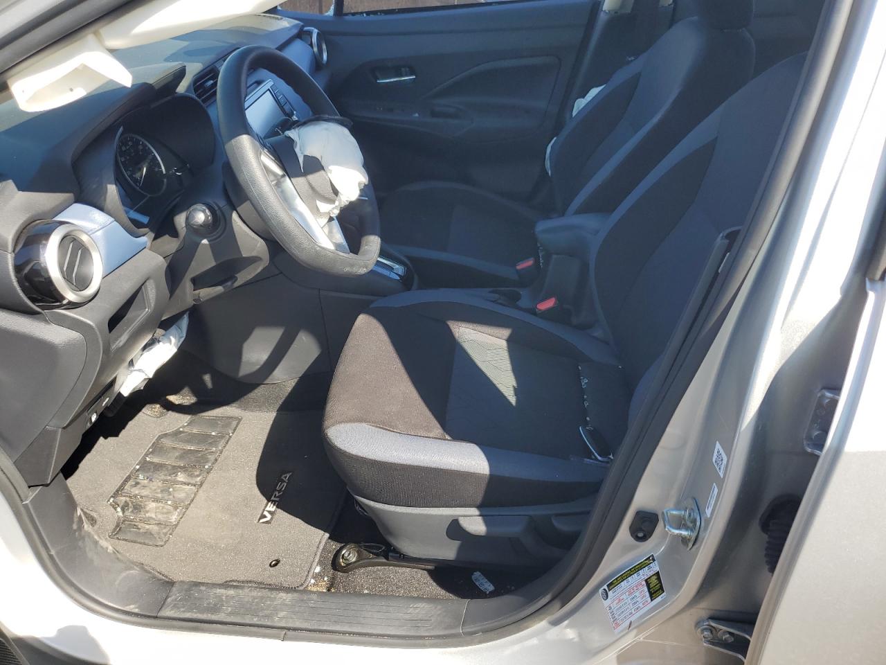 Nissan Versa Sv Image 7