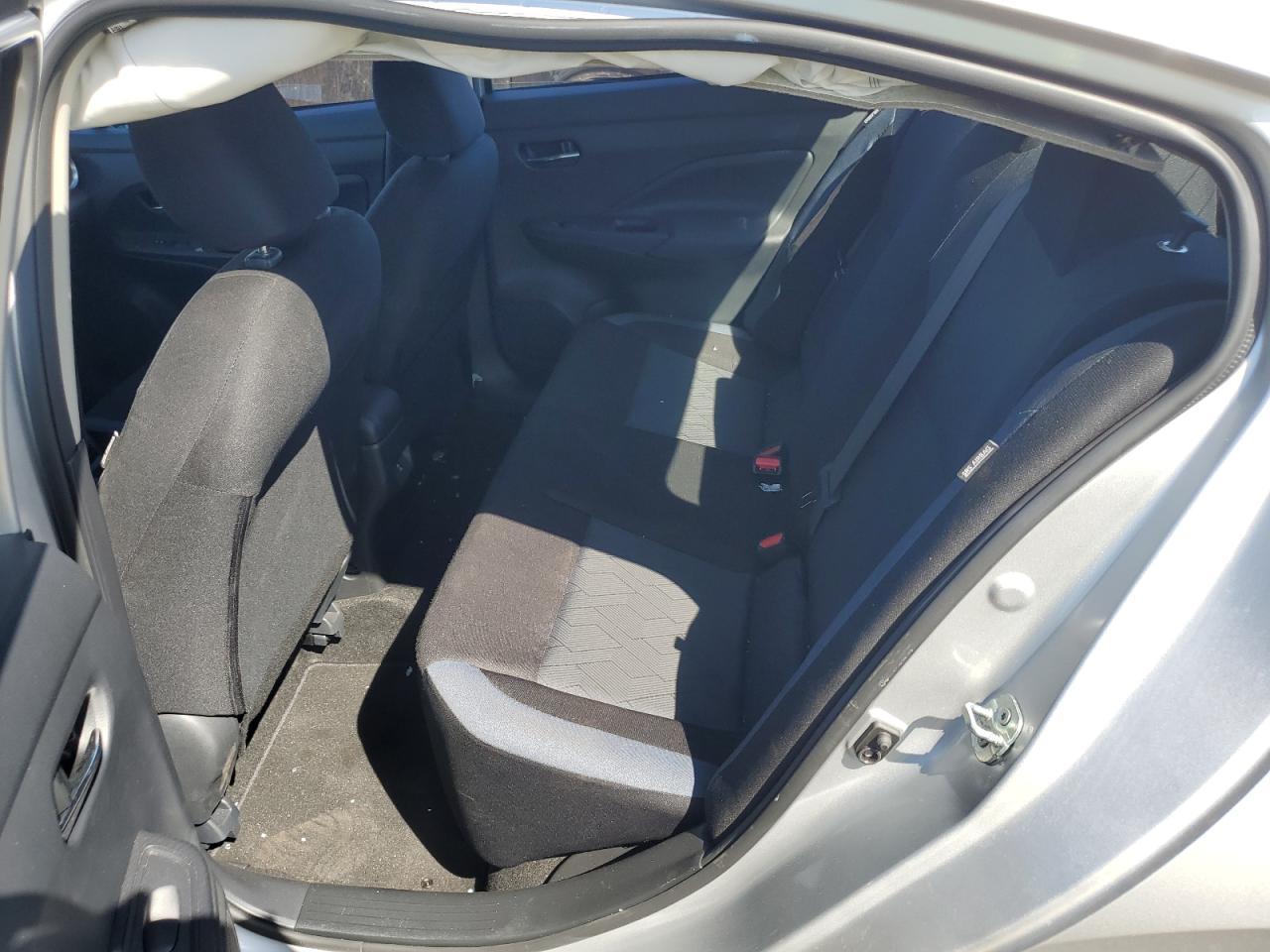 Nissan Versa Sv Image 11