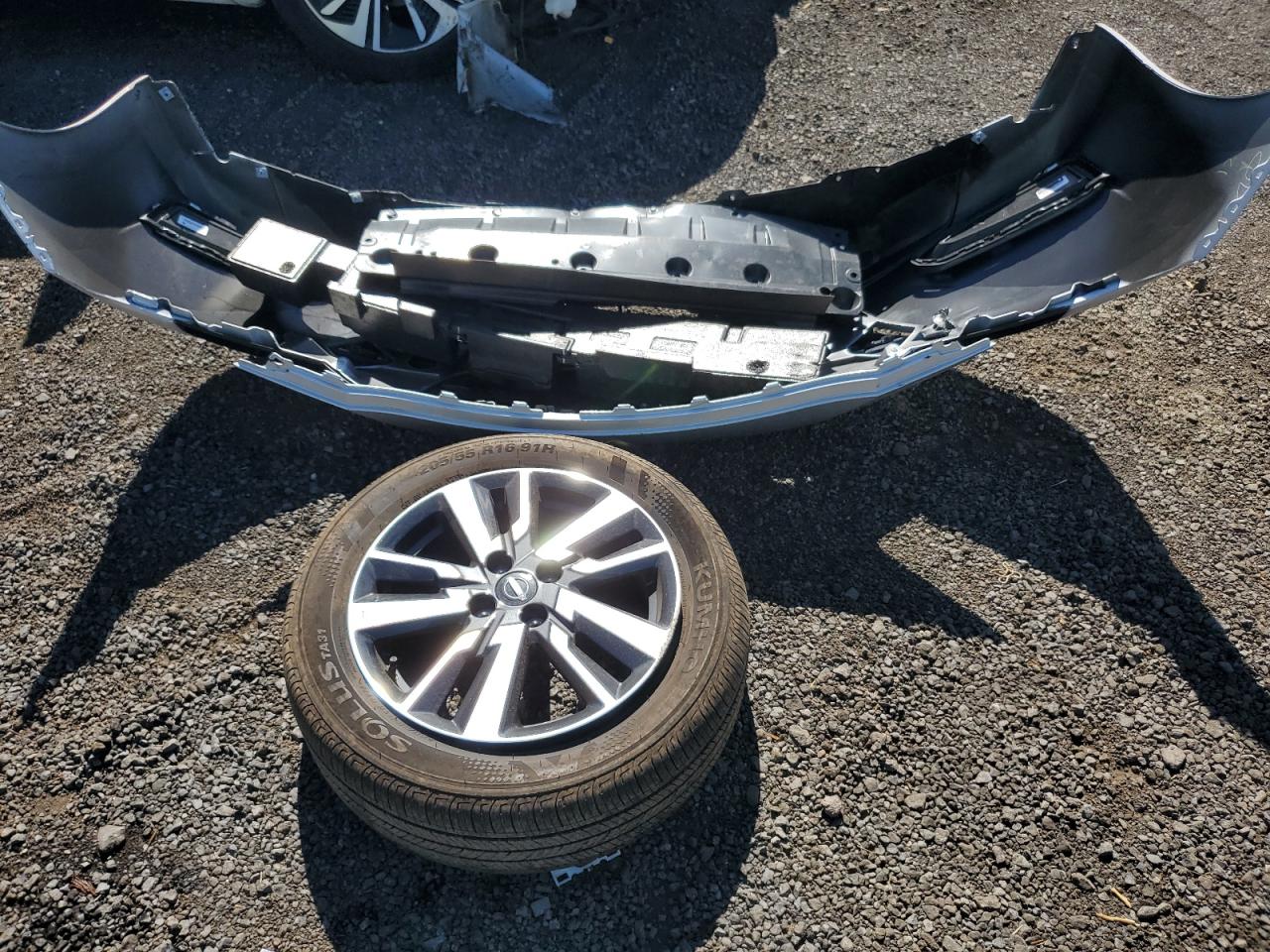 Nissan Versa Sv Image 13