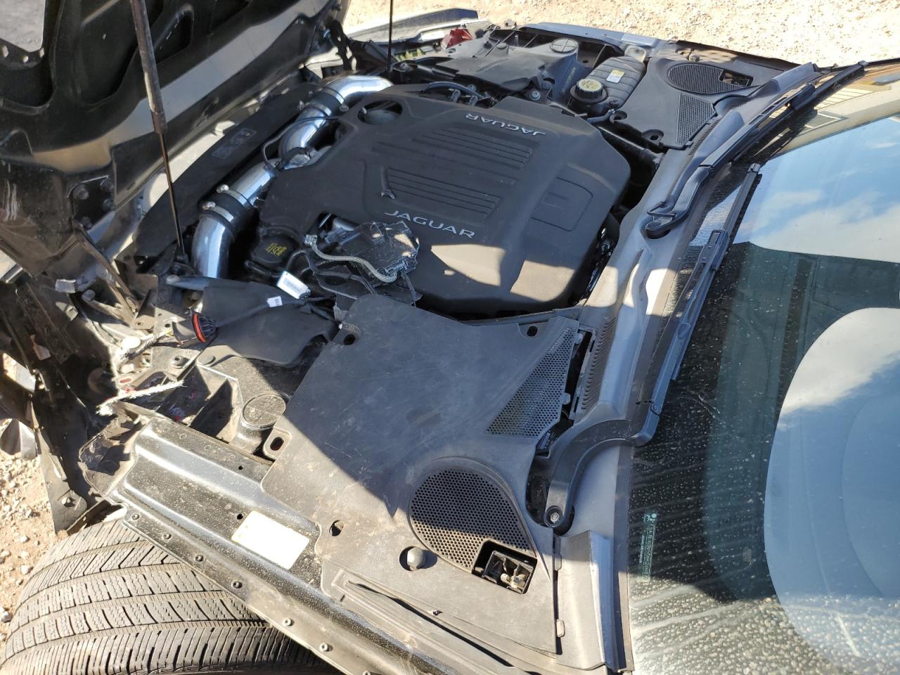 Jaguar F-TYPE S Image 12