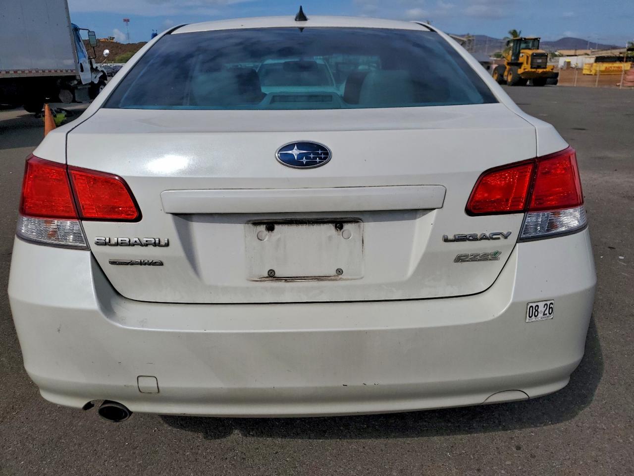 Subaru Legacy 2.5i Limited Image 6