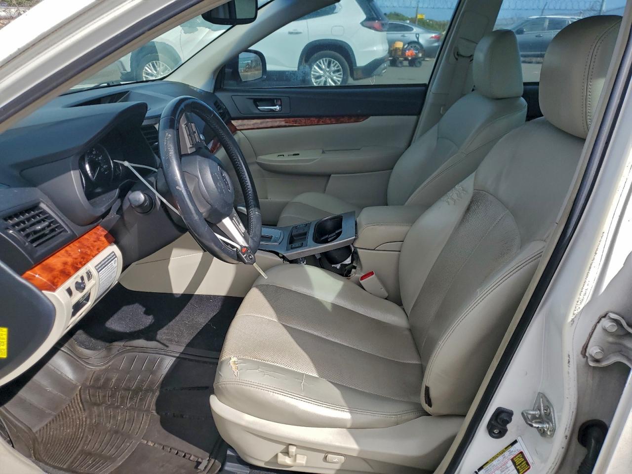 Subaru Legacy 2.5i Limited Image 12