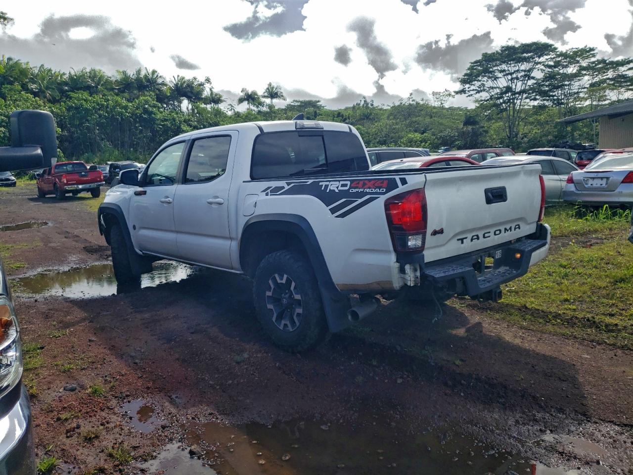 Toyota Tacoma Double Cab Image 2