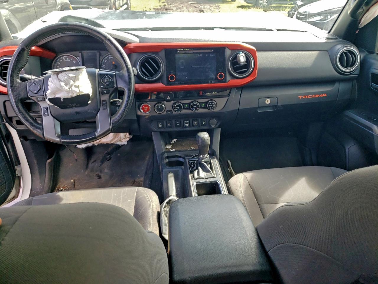 Toyota Tacoma Double Cab Image 12