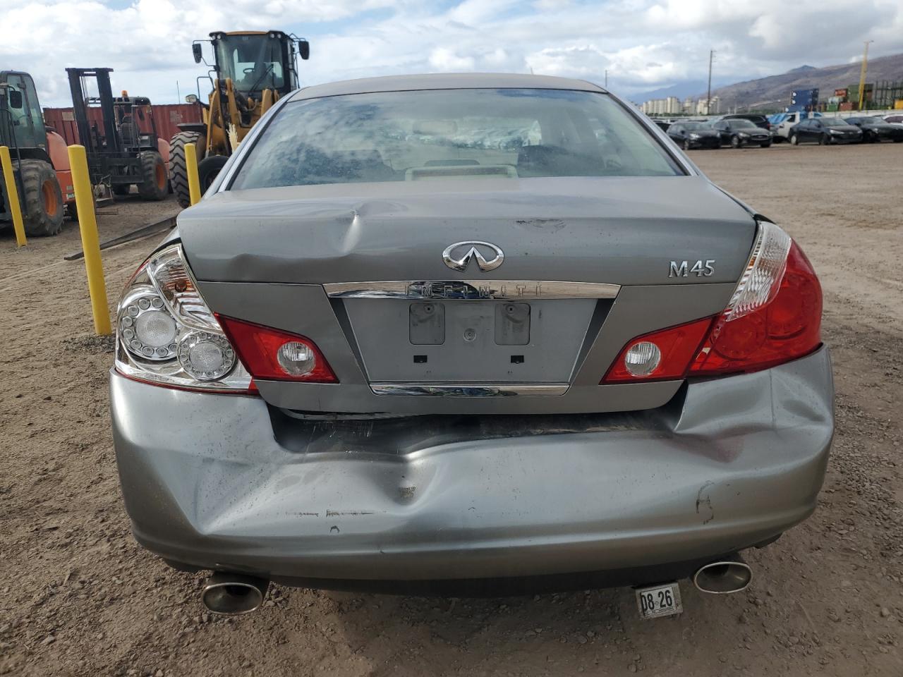 INFINITI M45 Base Image 8