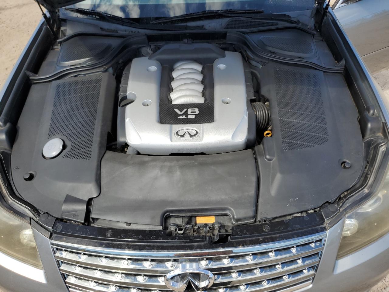 INFINITI M45 Base Image 9