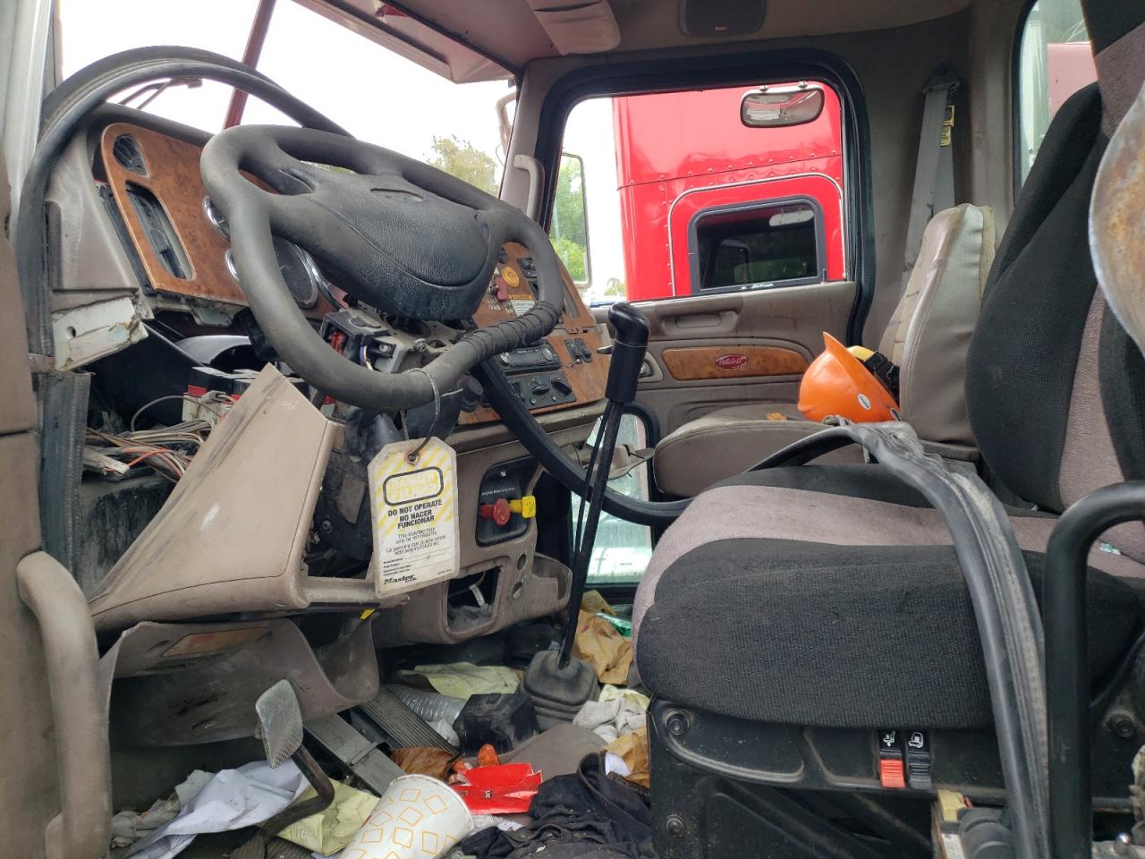 Peterbilt 388 Image 10