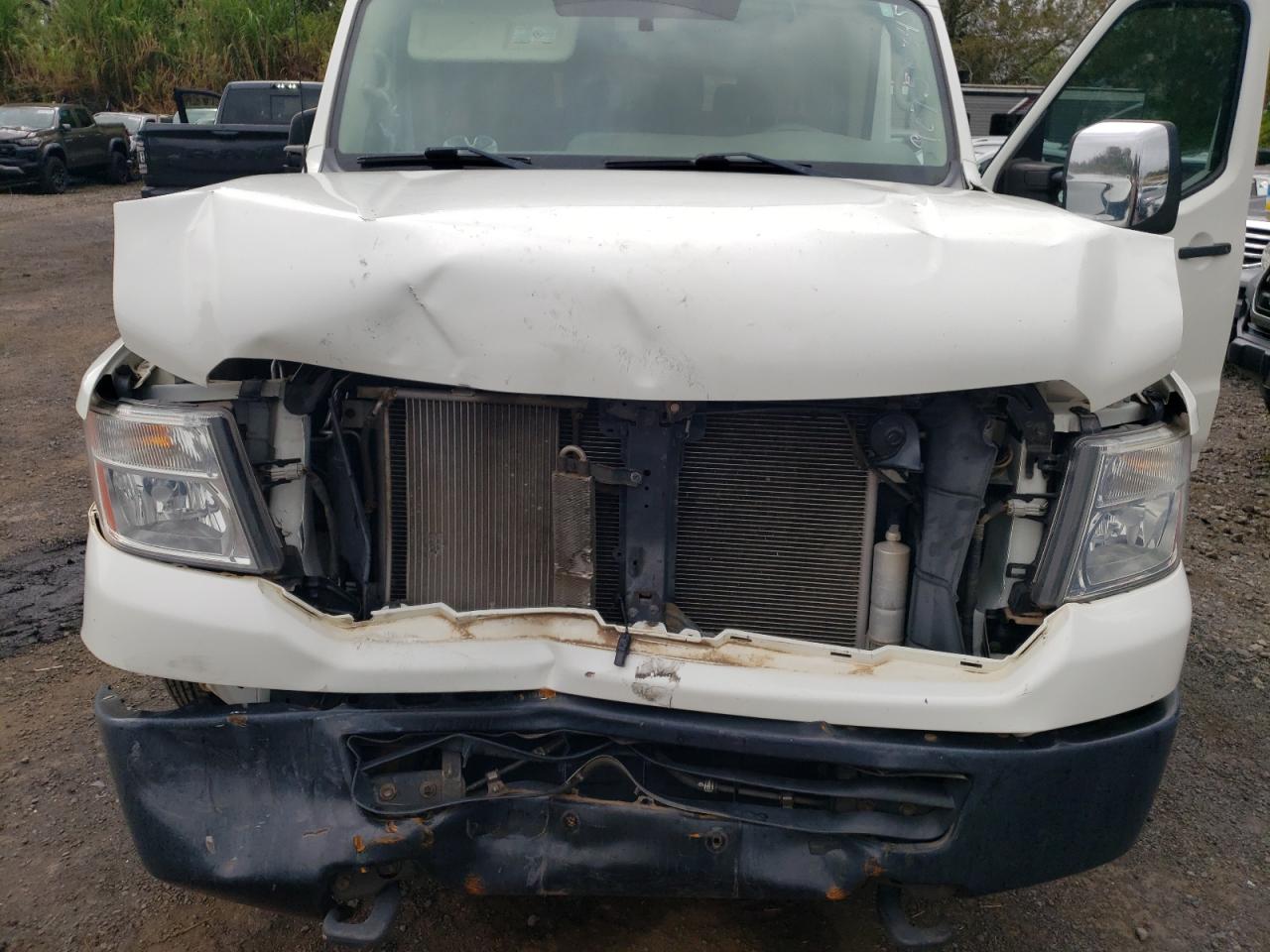 Nissan Nv 3500 S Image 10