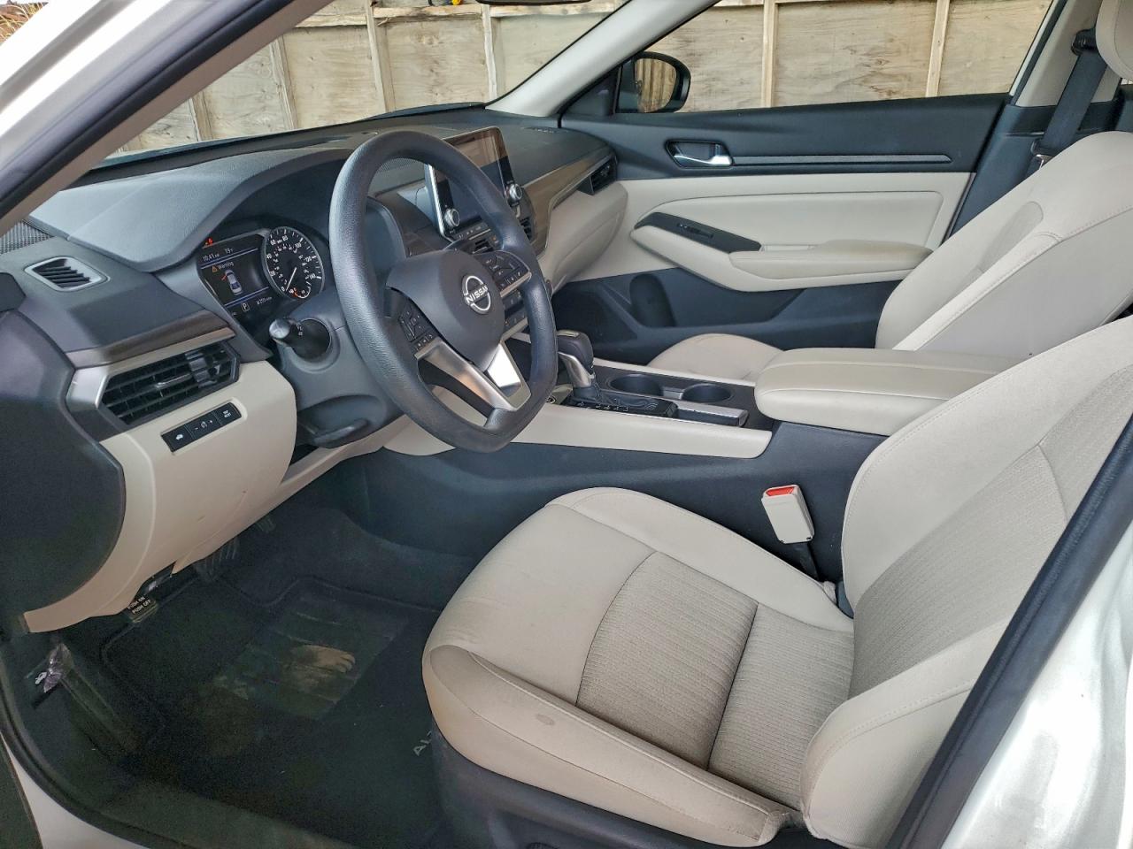 Nissan Altima Sv Image 4