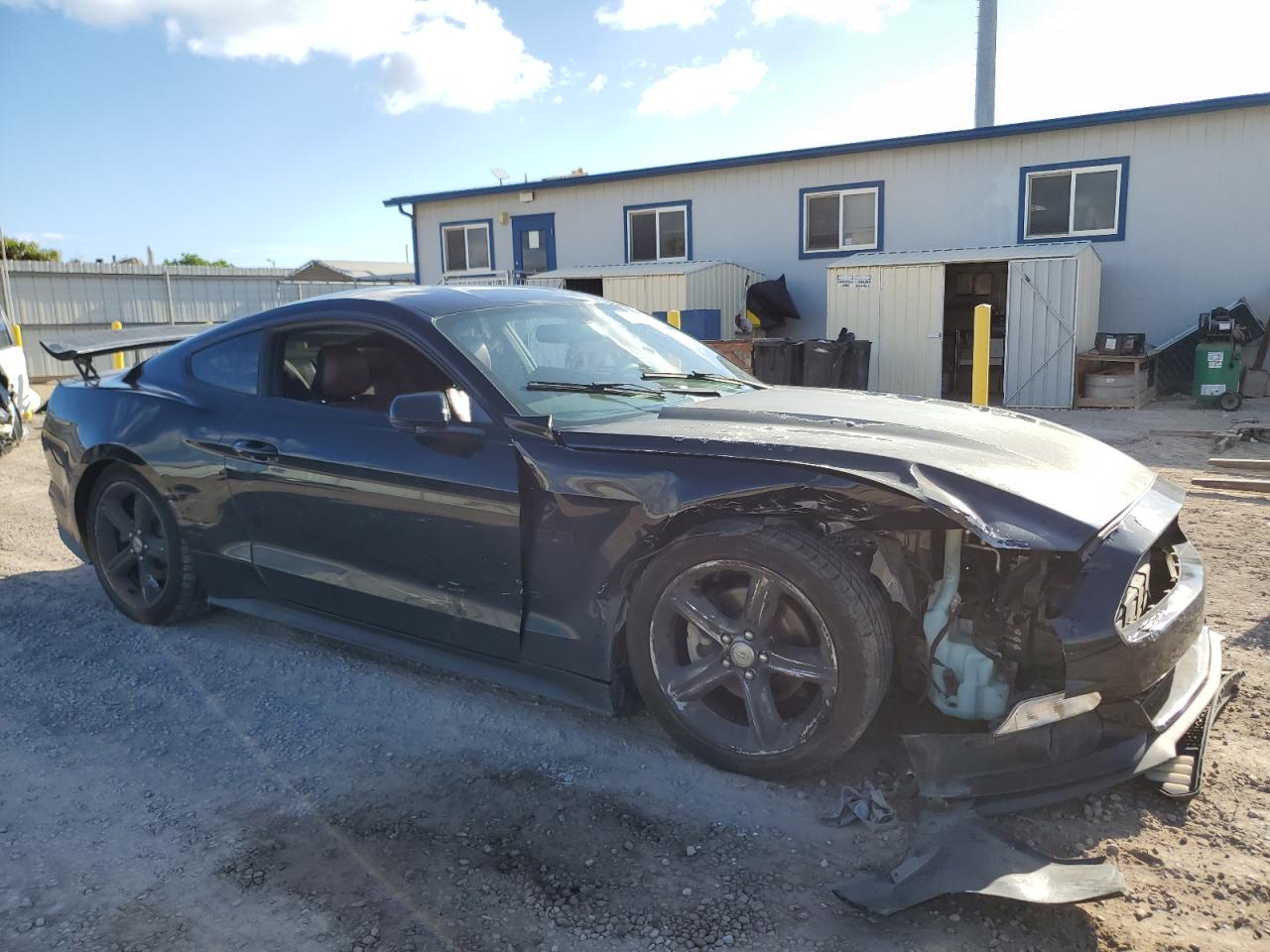 Ford Mustang Image 6