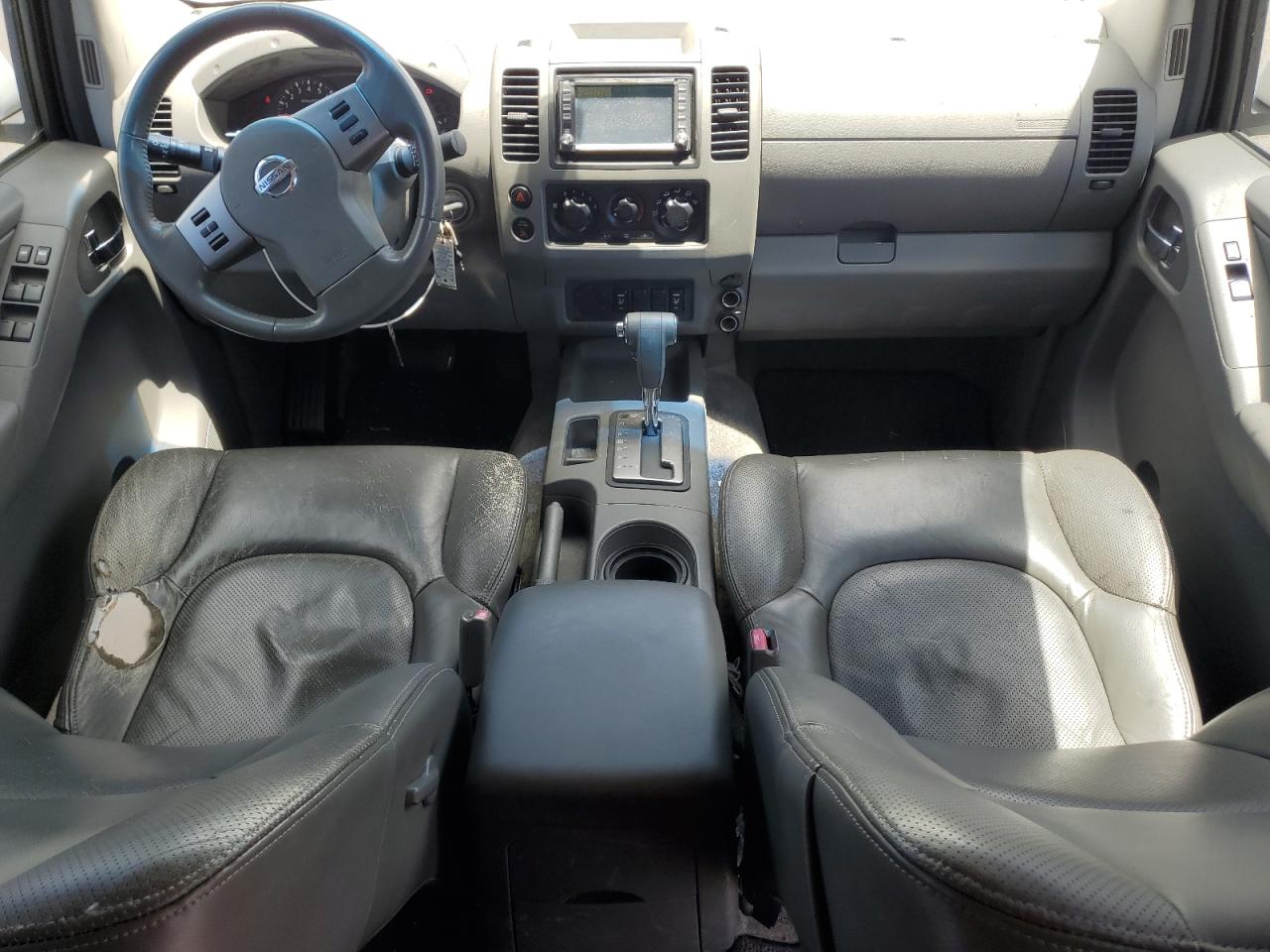 Nissan Frontier Crew Cab Le Image 11