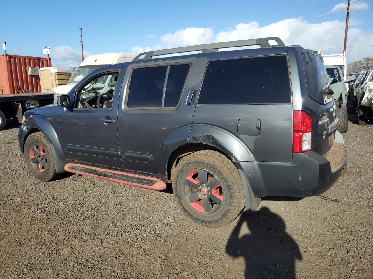 Nissan Pathfinder S Image 3