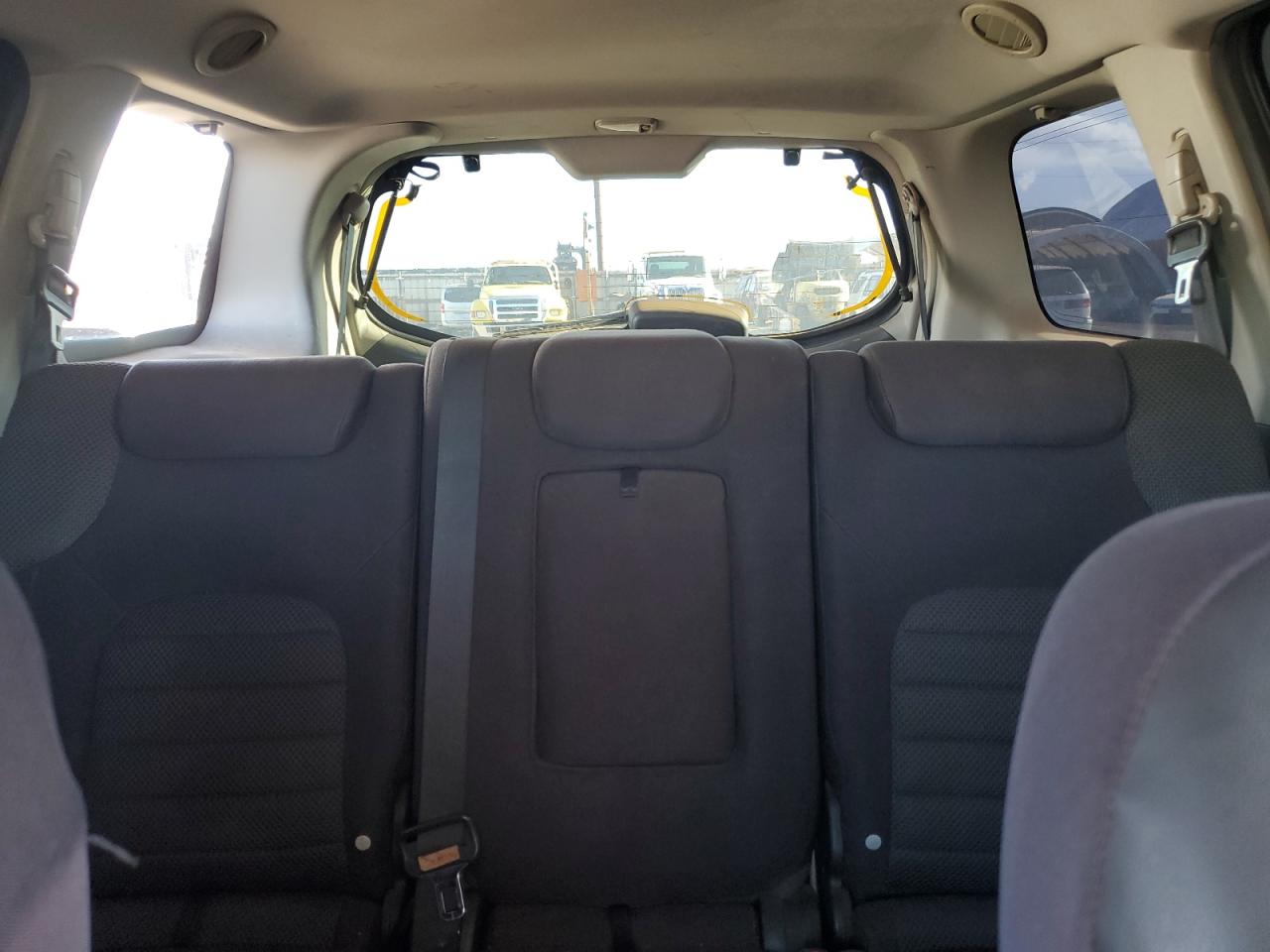 Nissan Pathfinder S Image 8