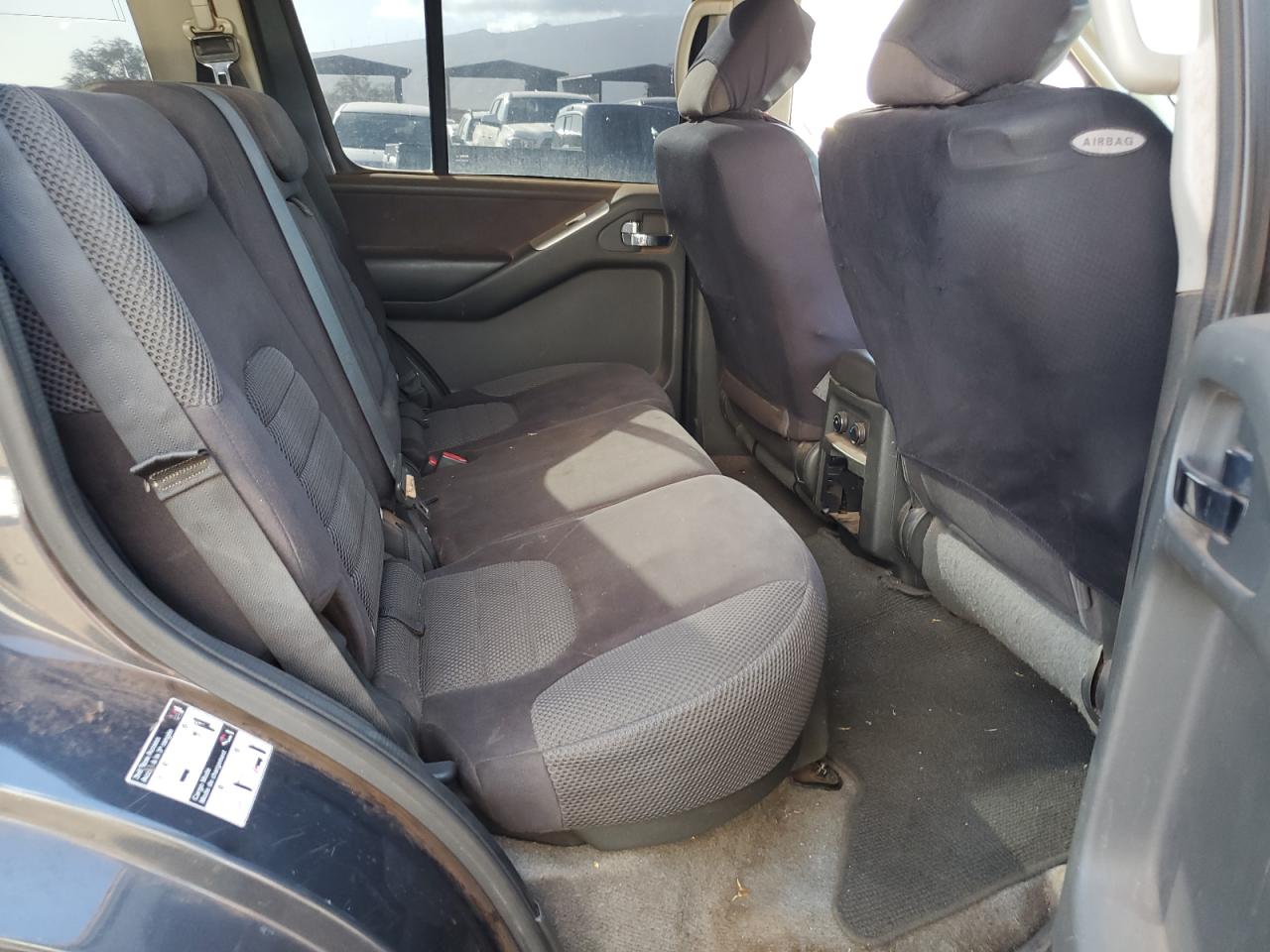 Nissan Pathfinder S Image 6