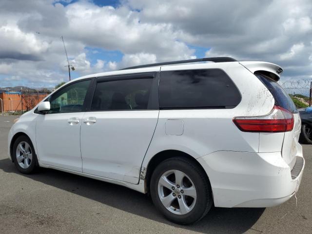 Toyota Sienna Le Image 2