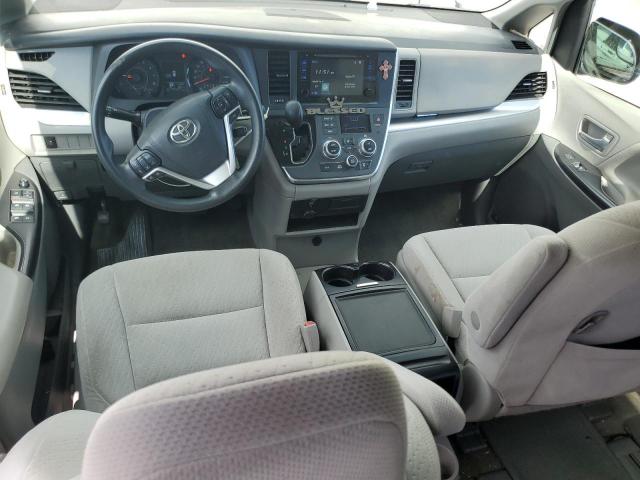 Toyota Sienna Le Image 6