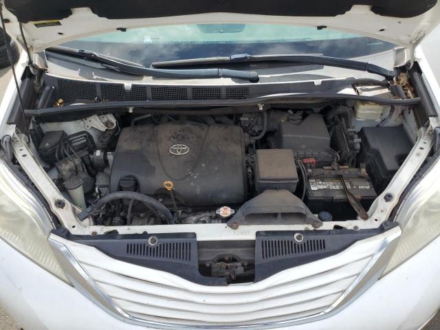 Toyota Sienna Le Image 8