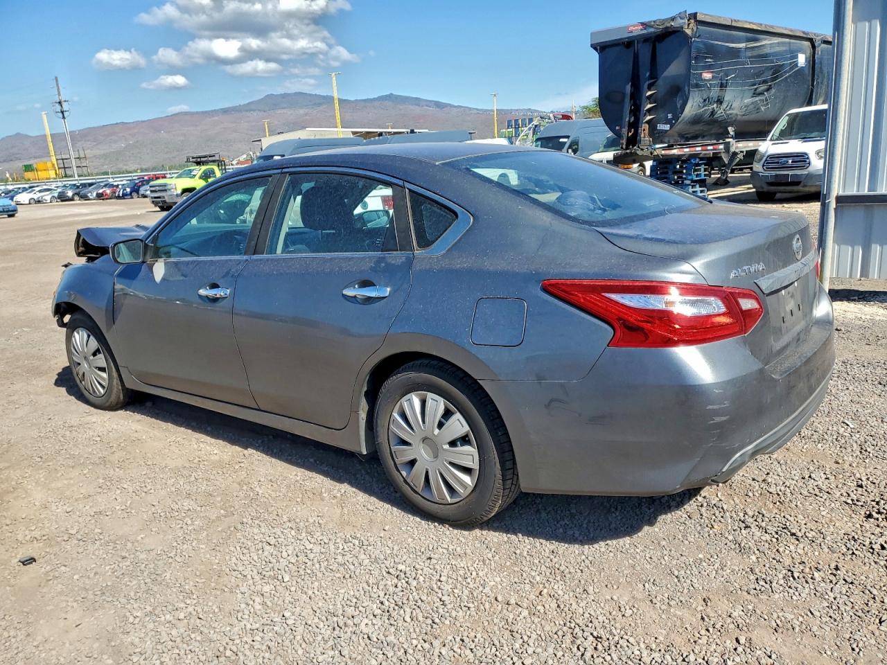Nissan Altima 2.5 Image 2