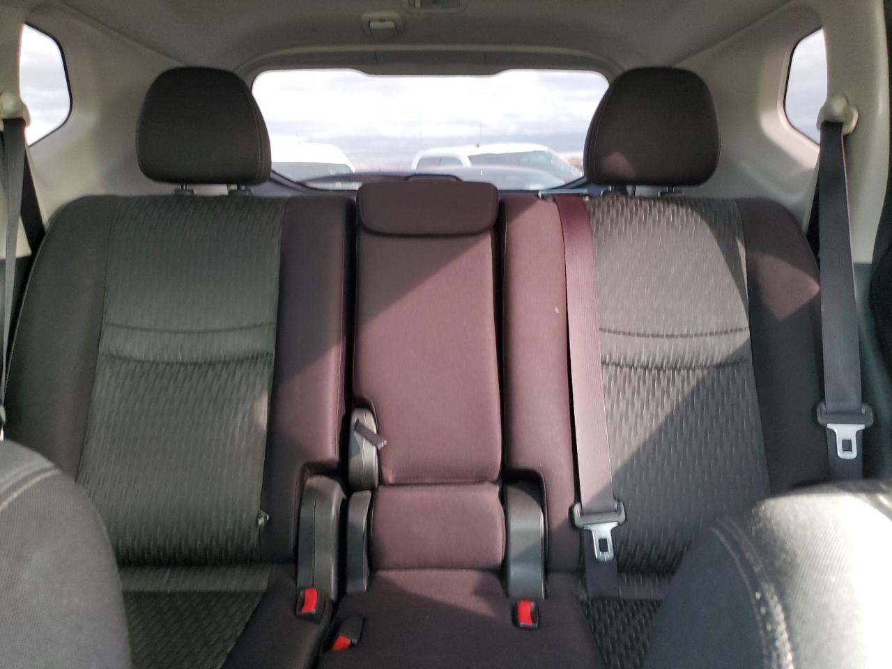 Nissan Rogue S Image 5