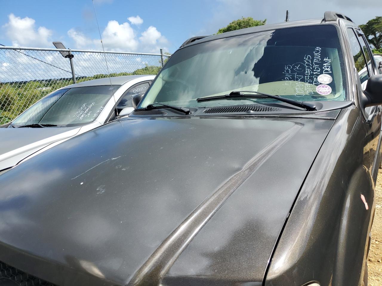 Ford Explorer Image 8